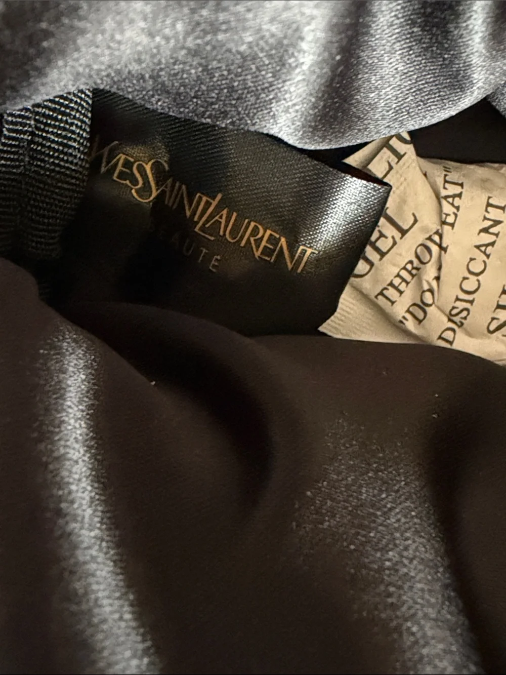 NWOT YSL Beauté Black Quilted Cosmetic Pouch Makeup Bag Gold Zipper Pulls GWP